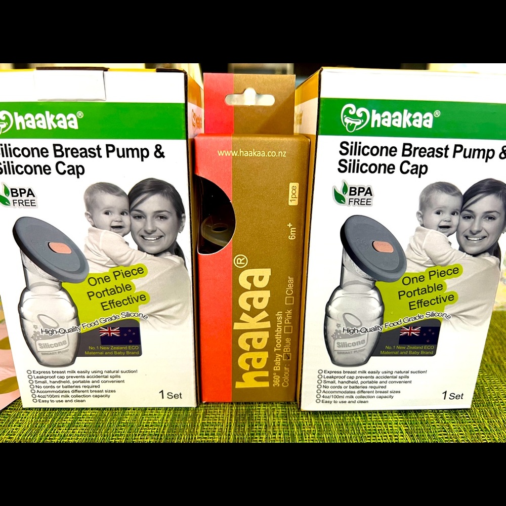 2 Silicone breast pumps with free toothbrush